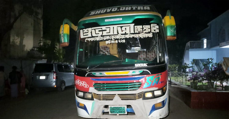 সাভারে যাত্রীবাহী বাসে ছিনতাই